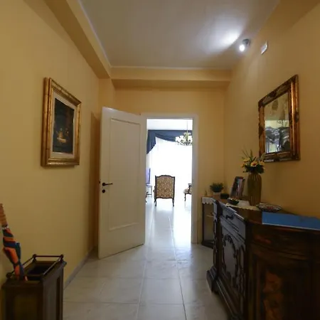 Domus Aurea קליארי